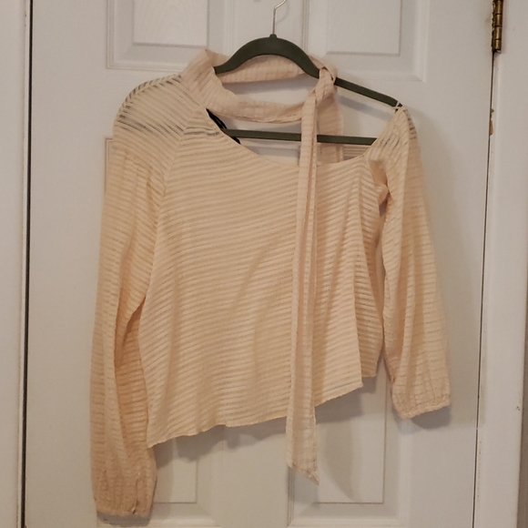 Top - Picture 2 of 5